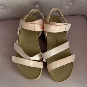 Vionic Women's Sandals - Pink size 10